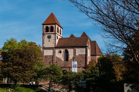 St. Michael gehört zu den wenigen Gebäuden der Stadt, die den Bombenhagel im 2. Weltkrieg überdauerten