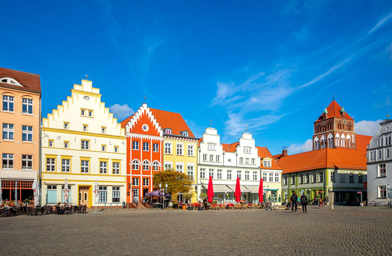 Backsteingotik-Esemble auf dem Marktplatz von Greifswald