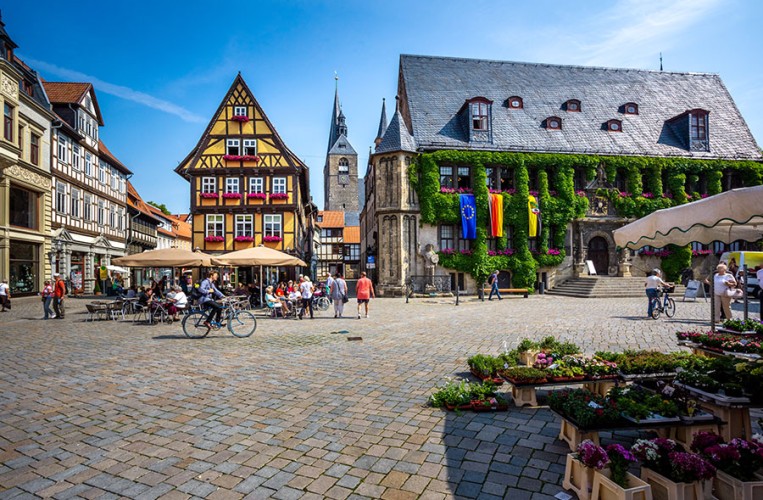 Über 2000 Fachwerkhäuser sorgen für eine romantische Kulisse in Quedlinburg