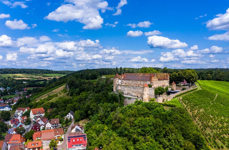 Untergruppenbach mit Schloss Stettenfels