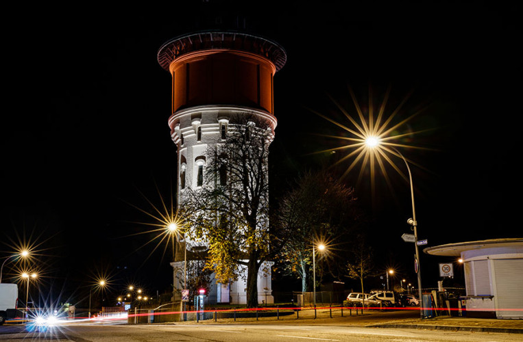 Der alte Wasserturm in Pirmasens bei Nacht