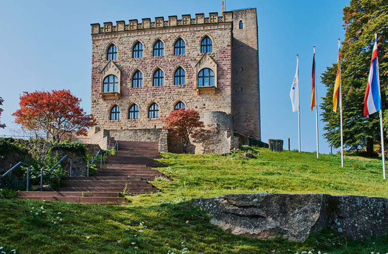 Das Hambacher Schloss gilt als Geburtsort der Demokratie