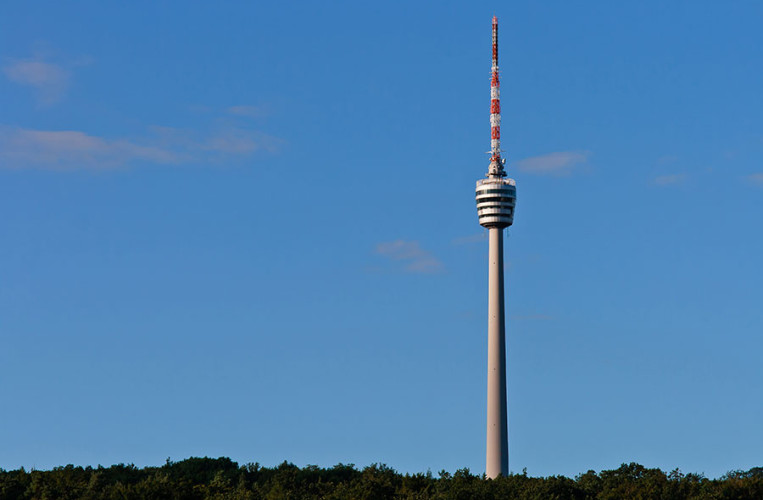 Das Wahrzeichen Stuttgarts ist der Fernsehturm, ein Meisterwerk der Ingenieurskunst