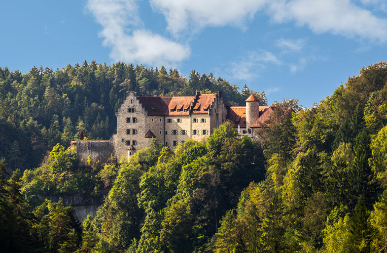 15 imposante Burgen zeigt die Kulturlandschaft Fränkische Schweiz