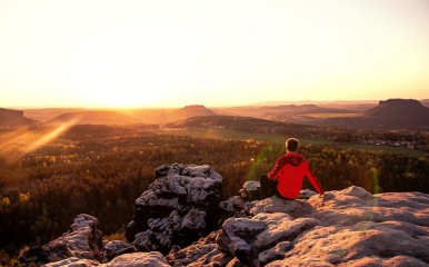 Spektakulärer Blick vom Gohrisch aus in den Abendhimmel