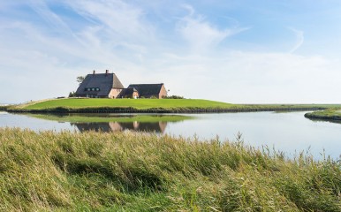Warft auf Hallig Hooge in der Ferienregion Nordsee