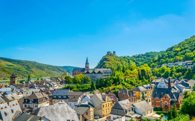 Blick auf die Schönburg über Oberwesel