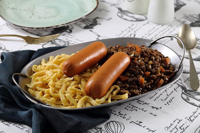 Linsen mit Spätzle und Saitenwürstchen